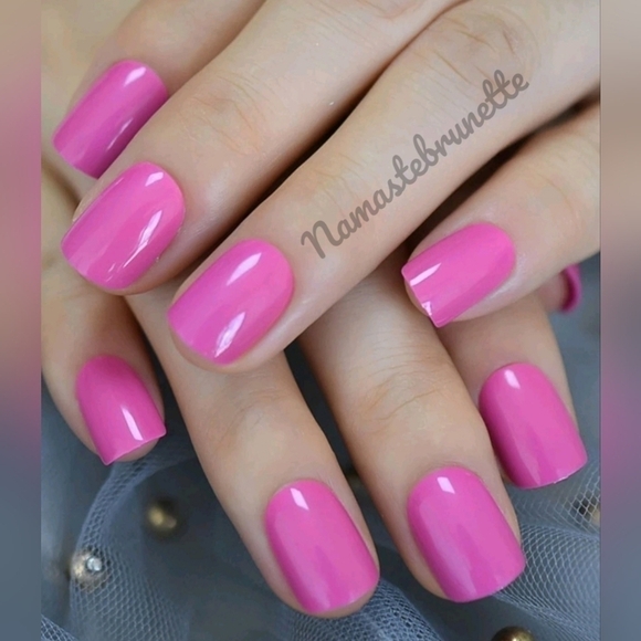 2/$16 Short Bright Pink Press On Nails - Picture 3 of 9